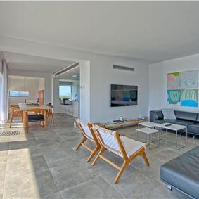 5 bedroom luxury villa with infinity pool, sea views and tennis court near Chania, sleeps 10